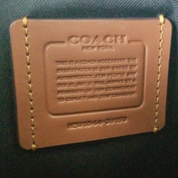 Coach Manhattan Pouch in all black - Picture 4 of 10